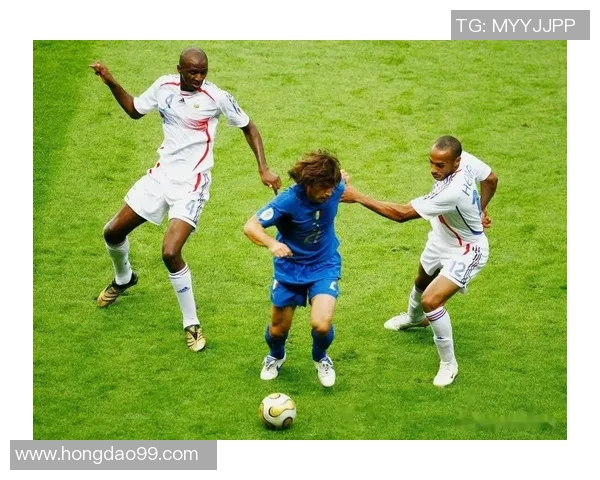 三位国际足球巨星的传奇故事与成就解析 三位国际足球巨星的传奇故事与成就解析