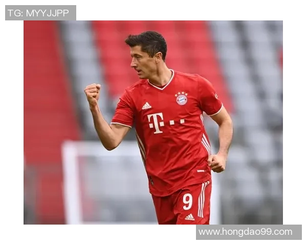 足球明星侧脸照展现运动魅力与个性风采的完美结合