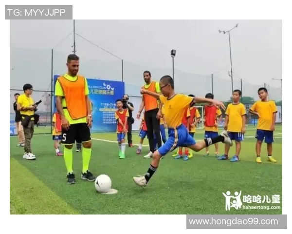 足球明星挑战极限模仿其他球员踢球技巧的精彩瞬间与背后故事 足球明星挑战极限模仿其他球员踢球技巧的精彩瞬间与背后故事